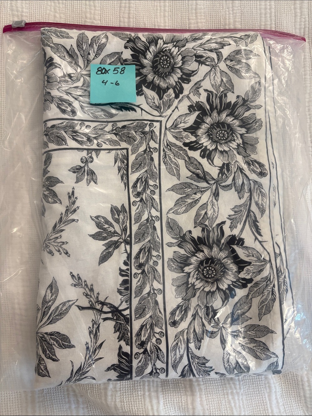 Black and White Floral Oblong Tablecloth